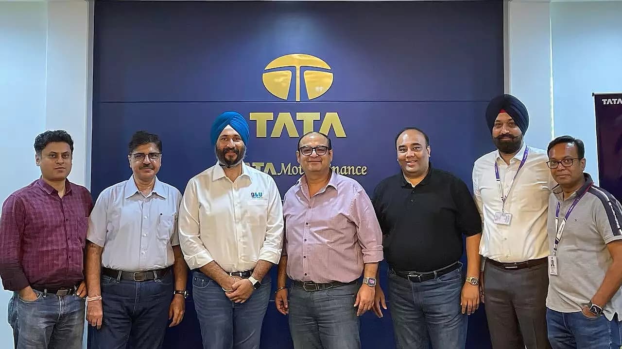 Tata Motors Finance (TMF) partnered with BluSmart Mobility to expand its fleet and operations in Delhi NCR. 1_034da02275.webp