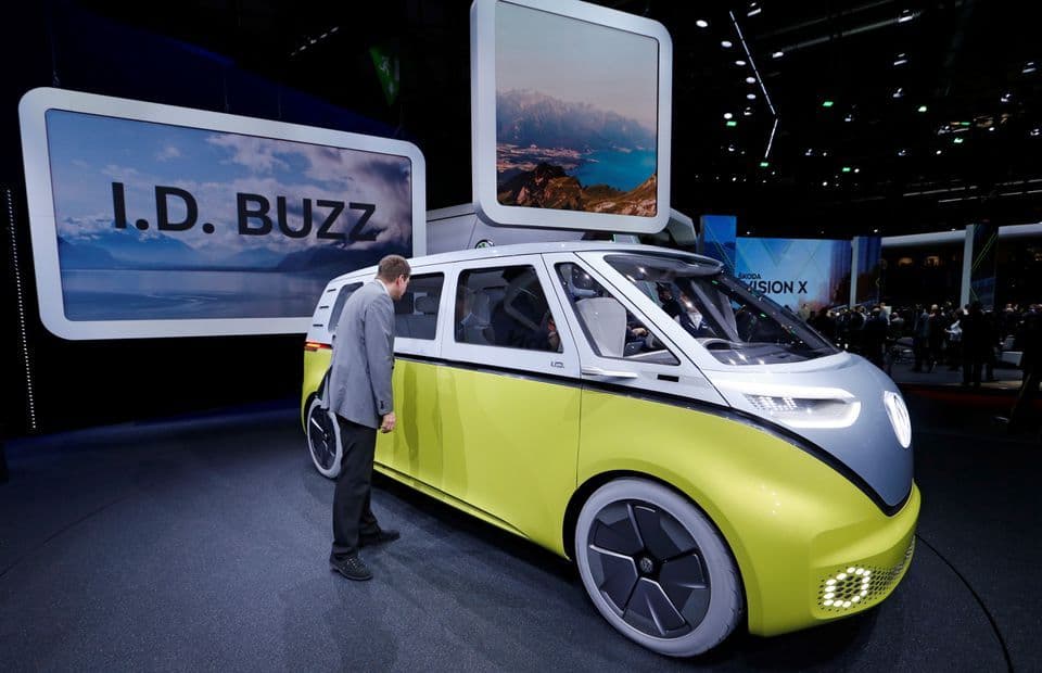 Volkswagen Commercial Vehicles Set to Conduct First Self-Driving Test in Munich, Germany 1_08599eaf69.jpg