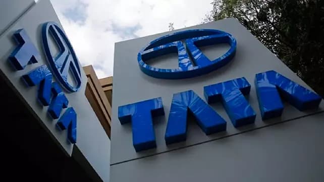 टाटा मोटर्स ने 42% की Q1FY24 राजस्व वृद्धि दर्ज की, जो बढ़कर 102.2k करोड़ रुपये हो गई 1_ea24c90b66.webp