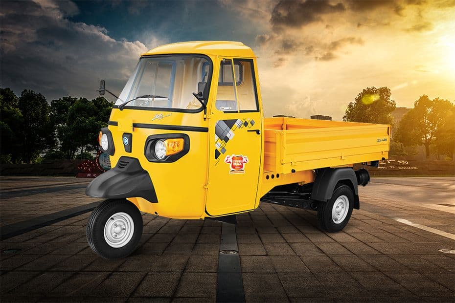 Piaggio Ape Xtra LDX Left Front Three Quarter Piaggio Ape Xtra LDX Left Front Three Quarter