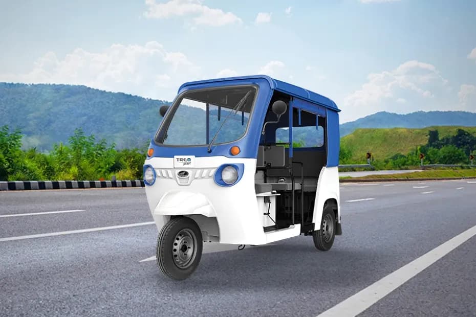 Mahindra Treo Yaari Left Front Three Quarter