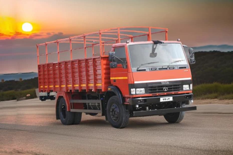 Tata 1816 LPT Right Front Three Quarter Tata 1816 LPT Right Front Three Quarter