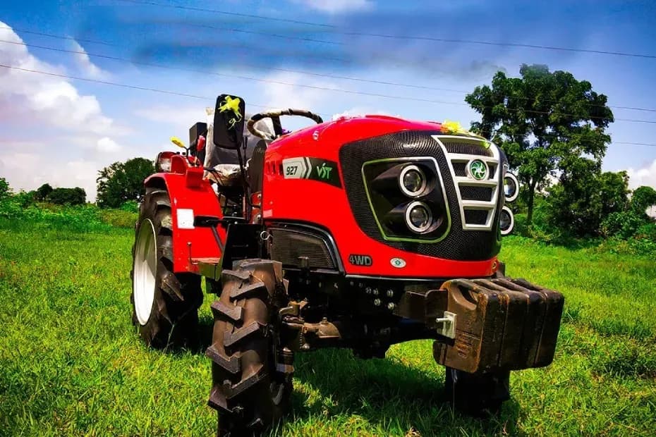 VST 927 4WD Front Side