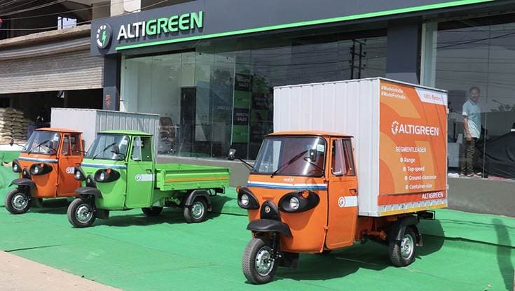 Altigreen 200 फास्ट-चार्जिंग NeEV Tez ई-थ्री-व्हीलर्स डिलीवर करता है altigreen1_3fb86e710e.jpg