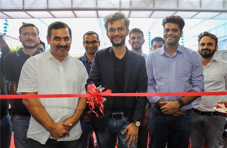 यूलर मोटर्स ने बेंगलुरु और हैदराबाद में चार नए रिटेल आउटलेट खोले, जिससे इलेक्ट्रिक वाहनों की पहुंच में वृद्धि हुई euler_motors_7c0d102b7d.jpg