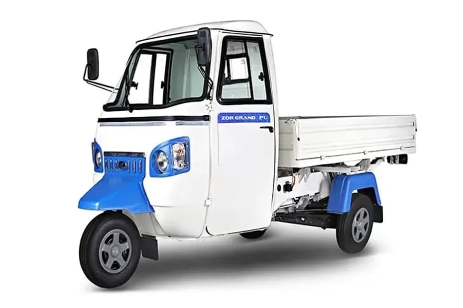 Mahindra Zor Grand White & Blue Color Mahindra Zor Grand White & Blue Color
