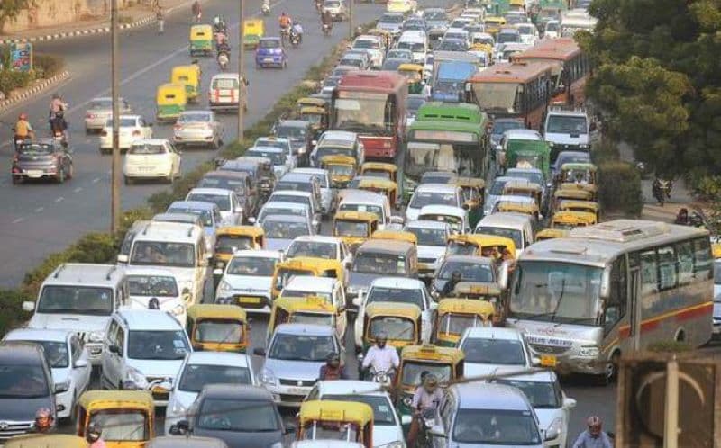 As the AQI remains very low, the Delhi government bans BS4 diesel and BS3 petrol vehicles until Friday in the Delhi-NCR region. polluton_48673c9498.jpg