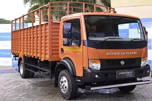 Ashok Leyland Partner Super 914 Front Right Side Ashok Leyland Partner Super 914 Front Right Side