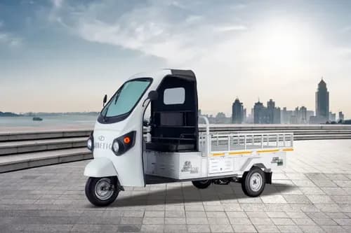 Kinetic Safar Jumbo Exterior Image