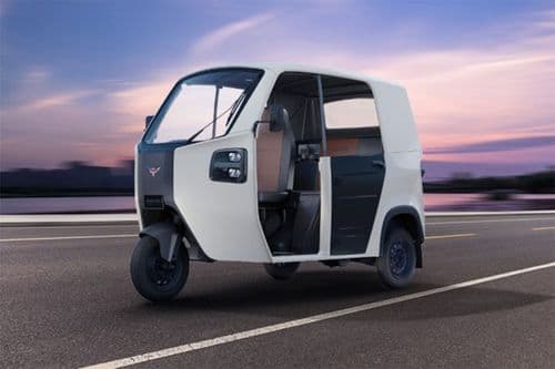 Montra Electric Super Auto White Colour