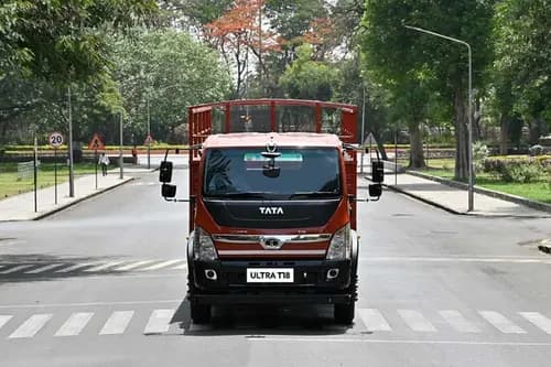 TATA ULTRA T.18 Front View TATA ULTRA T.18 Front View