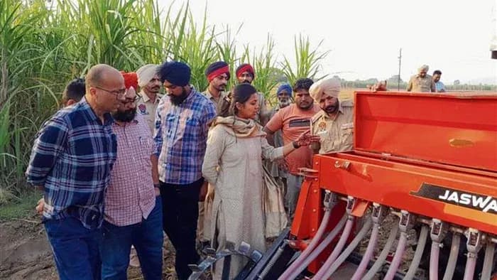 Mohali Administration Introduces 1098 Machines to Tackle Crop Residue Burning stubble_burning_32aa89e586.webp