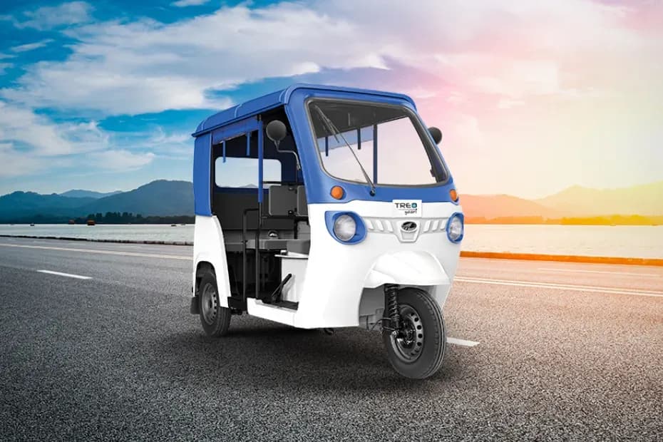Mahindra Treo Yaari Right Front Three Quarter