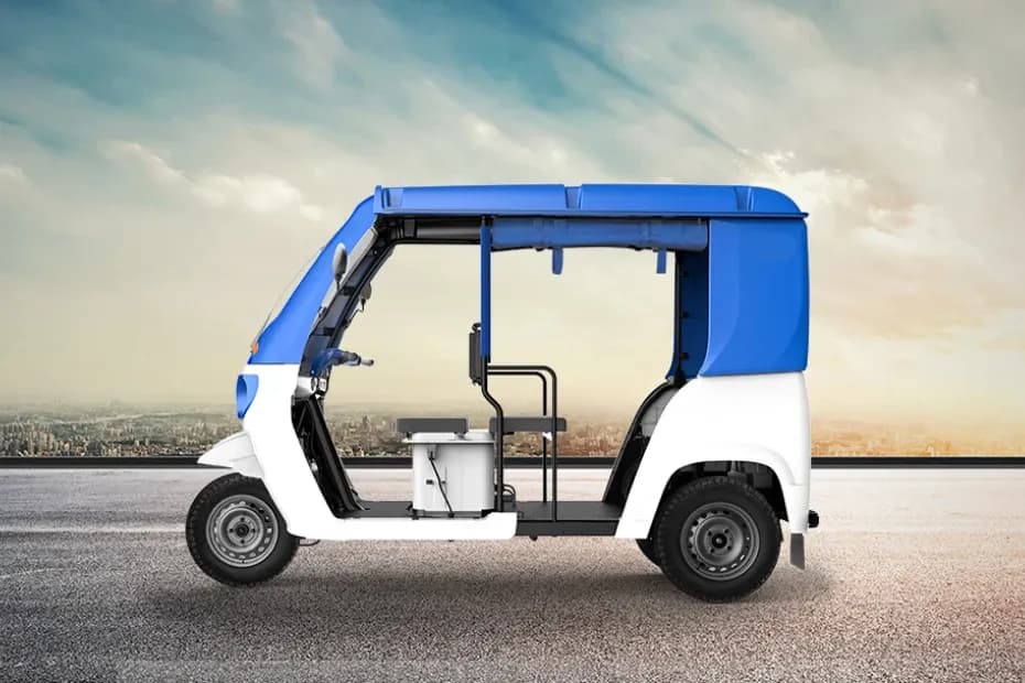 Mahindra Treo Yaari Left Side View