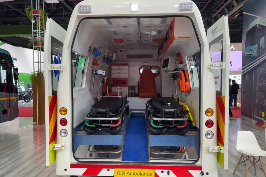 SML Mahindra GS Ambulance