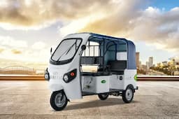 Kinetic Safar Smart