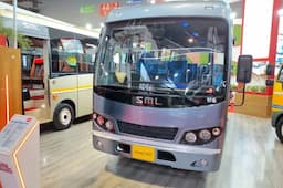 SML Mahindra Aasai MX