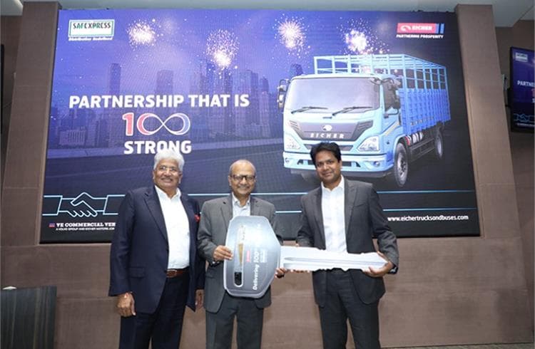 Safexpress Achieves Milestones with First Eicher EV and 100th M&HCV Delivery 1_fe11e2a1ac.jpg