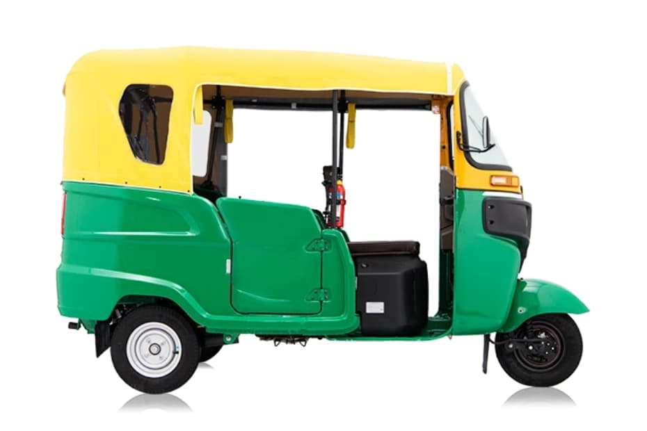 Bajaj Maxima Z Eco-Green Right Side View Bajaj Maxima Z Eco-Green Right Side View