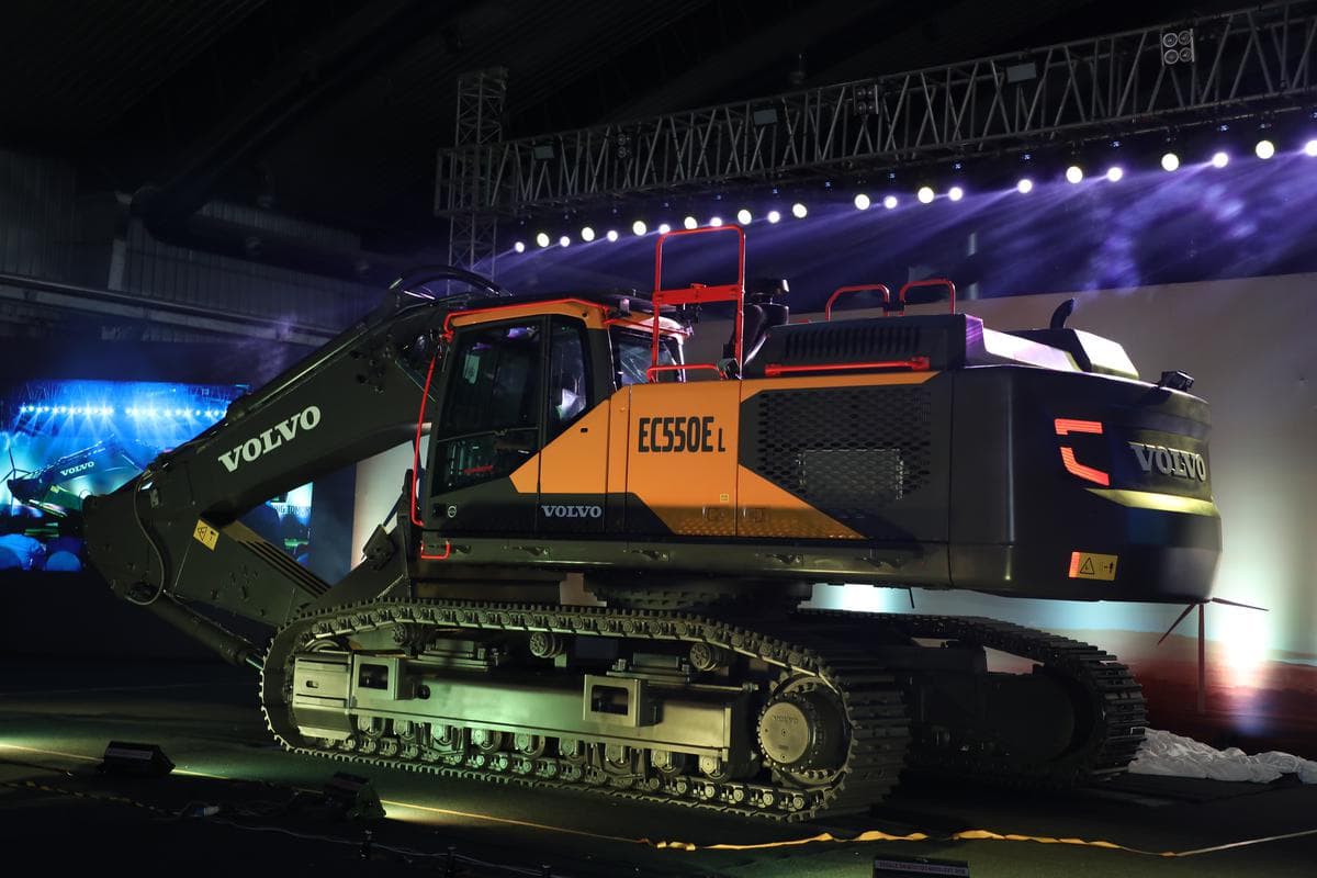 Volvo Construction Equipment launches the EC550E excavator in India. EC_550_E_Launch_Image_1_30dded2b21.jpg