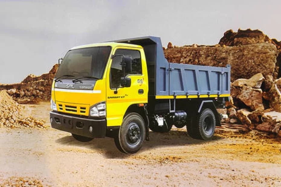 SML Isuzu Samrat XT Plus Left Front Three Quarter SML Isuzu Samrat XT Plus Left Front Three Quarter