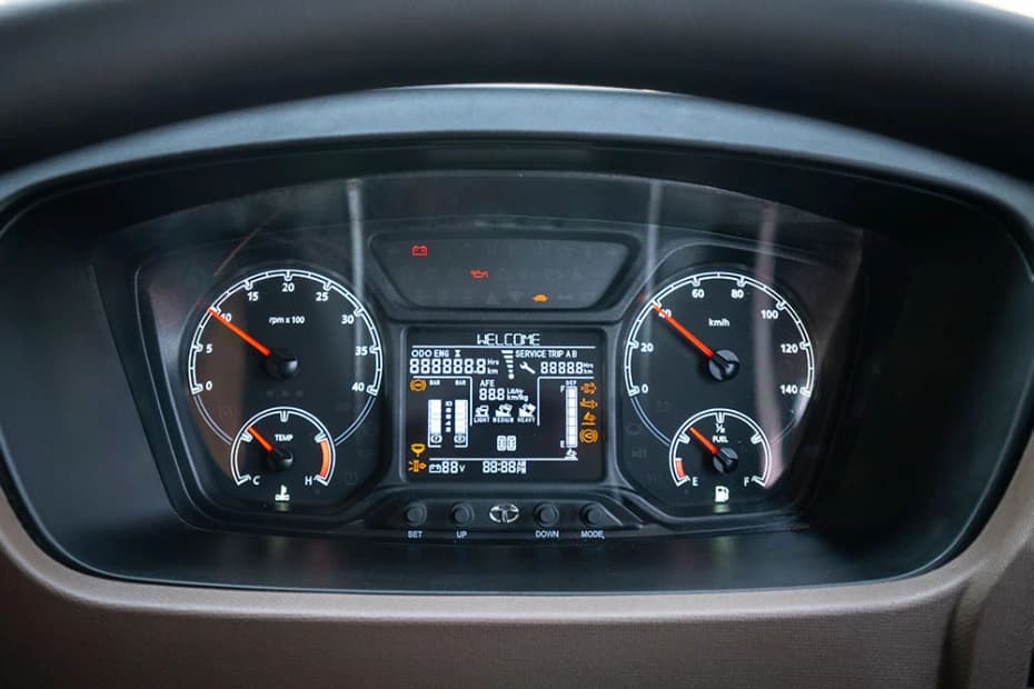 Tata Prima 3530.K HRT Instrument Cluster Tata Prima 3530.K HRT Instrument Cluster