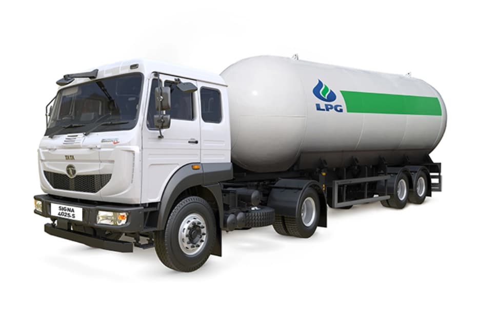 Tata Signa 4025.S Front Left Side Tata Signa 4025.S Front Left Side