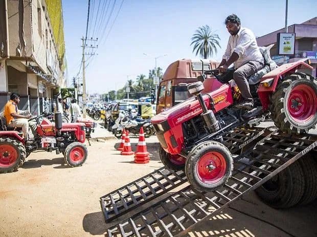 Tractor Sales Statistics in India from F.Y. 2017 to F.Y. 2022 Tractor_Sales_Statistics_in_India_from_F_Y_2017_to_F_Y_2022_cmv360_30a5d5d84c.jpg