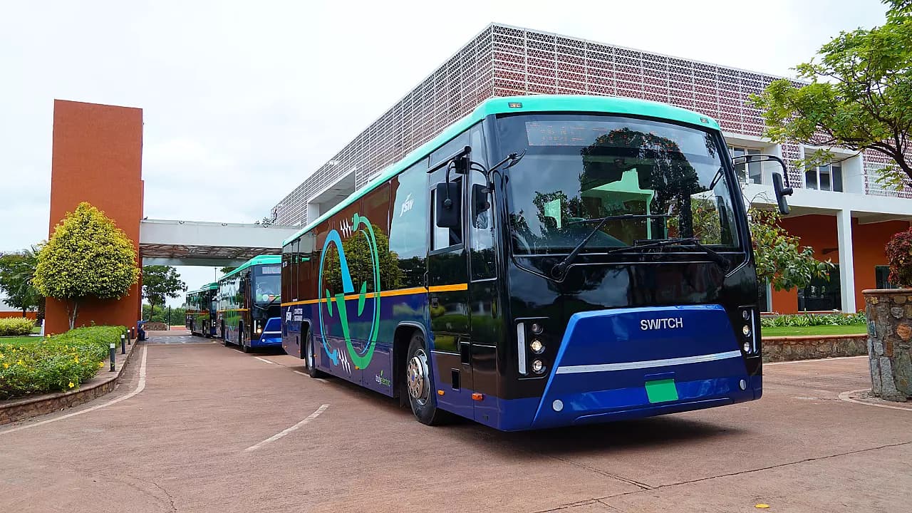 The Central government plan is to put 50,000 electric buses on the road in the next few years a02_6fc6f46f72.webp