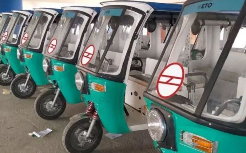 ईटीओ मोटर्स ने नई दिल्ली के कालकाजी मेट्रो स्टेशन पर 45 इलेक्ट्रिक थ्री-व्हीलर्स की शुरुआत की। eto_35784a43e6.jpg