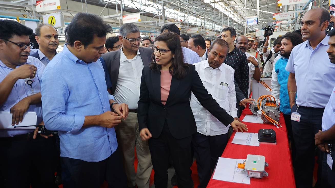 mahindra1.jpg