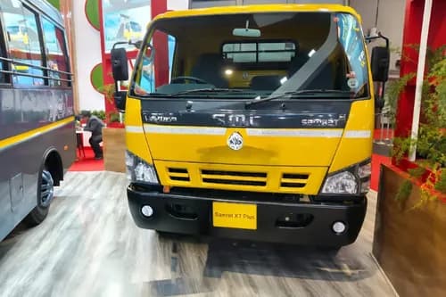 SML Isuzu Samrat XT Plus Front View SML Isuzu Samrat XT Plus Front View
