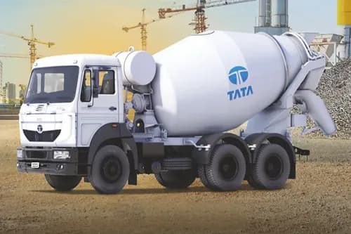 Tata Signa 2825.K REPTO RMC Front Left Side Tata Signa 2825.K REPTO RMC Front Left Side