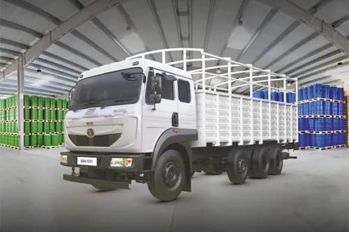 Tata Signa 3525.T Front Left Side Tata Signa 3525.T Front Left Side