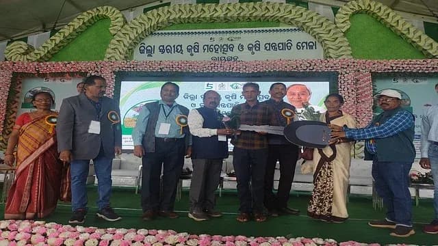 ओडिशा सरकार ने जिला स्तरीय कृषि महोत्सव और फार्म मैकेनाइजेशन मेला में ट्रैक्टरों पर सब्सिडी दी tractor_subsidy_b2f7a751db.webp