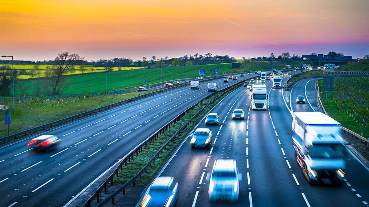 FADA: मार्च में वाणिज्यिक वाहनों की बिक्री में 33% की वृद्धि हुई। uk_commercila_vehicle_b2f52b0b38.jpg