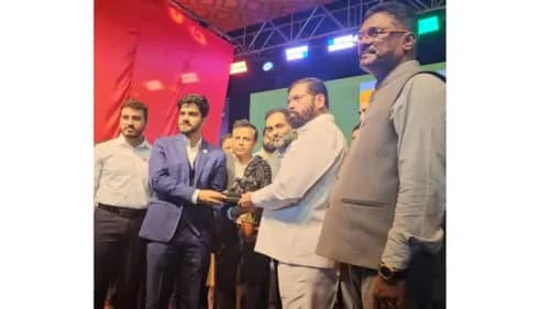 Eknath Shinde Inaugurates Electric Tractor on Independence Day Eknath Shinde Inaugurates Electric Tractor on Independence Day