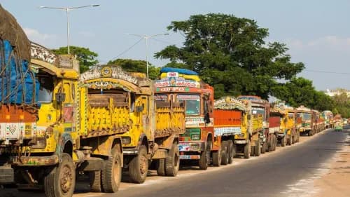 चेन्नई-तिरूची राजमार्ग यातायात को आसान बनाने के लिए एनएचएआई दिवाली पर टोल-फ्री प्लाजा प्रदान करेगा NHAI Goes Toll-Free for Diwali: Special Measures to Ease Chennai-Tiruchi Highway Traffic