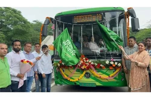 PMI इलेक्ट्रो मोबिलिटी ने दिल्ली में इलेक्ट्रिक 'मोहल्ला बस' लॉन्च की PMI Electro Mobility Launches Electric 'Mohalla Buses' in Delhi