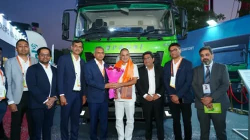 प्रोपेल इंडस्ट्रीज ने बाउमा कॉनेक्सपो इंडिया 2024 में 470 टीआर इलेक्ट्रिक ट्रैक्टर ट्रेलर ट्रक का खुलासा किया Propel Industries Unveils 470 eTR Electric Tractor Trailer Truck