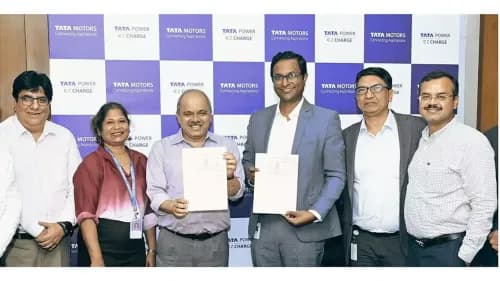 टाटा पावर और टाटा मोटर्स ने इलेक्ट्रिक कमर्शियल वाहनों के लिए 200 फास्ट-चार्जिंग स्टेशन लॉन्च करने के लिए हाथ मिलाया टाटा पावर और टाटा मोटर्स ने इलेक्ट्रिक कमर्शियल वाहनों के लिए 200 फास्ट-चार्जिंग स्टेशन लॉन्च करने के लिए हाथ मिलाया