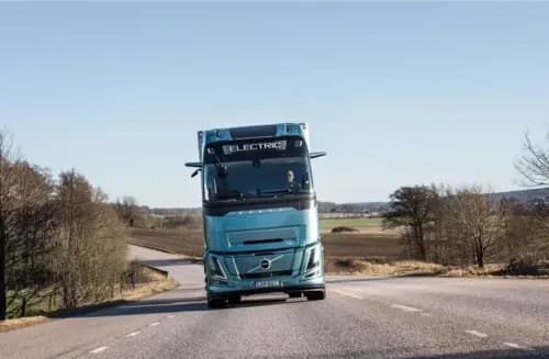 Volvo Trucks and DSV Sign Agreement for 300 Electric Heavy Trucks Volvo Trucks and DSV Sign Agreement for 300 Electric Heavy Trucks