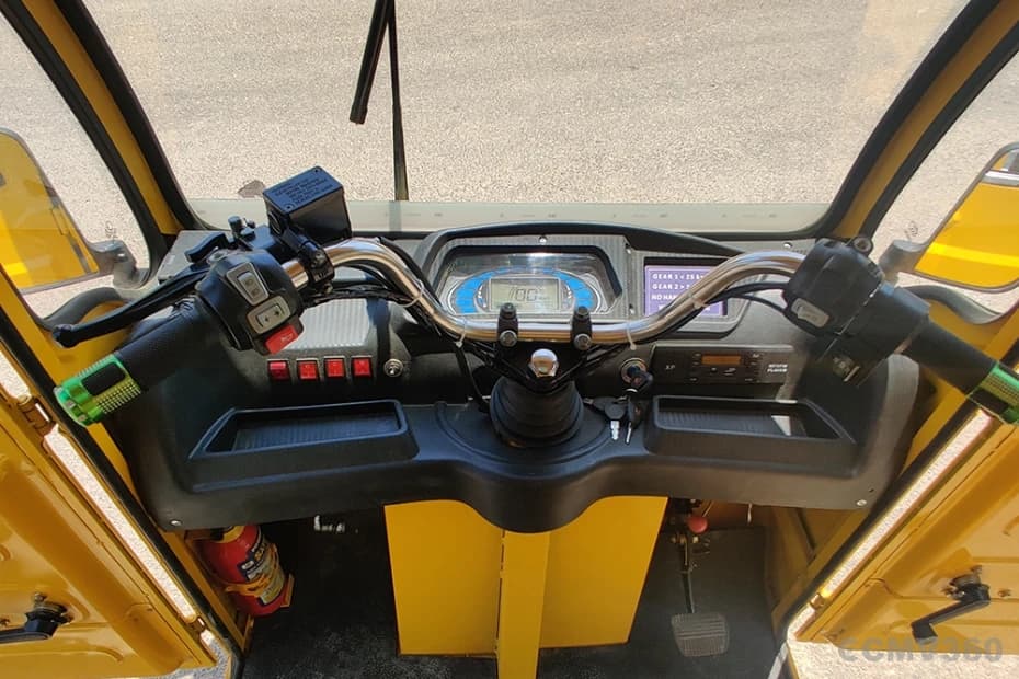 3ev Shakti 8 Cargo Digital Display, Handlebar Controls, and Dashboard 3ev Shakti 8 Cargo Digital Display, Handlebar Controls, and Dashboard