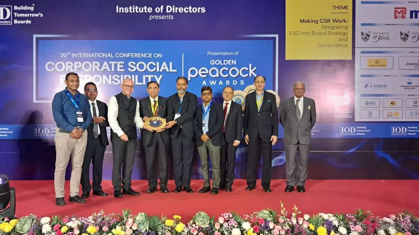 Swaraj Tractors Wins Prestigious Golden Peacock Award for Rural CSR Swaraj Tractors Wins Prestigious Golden Peacock Award for Rural CSR