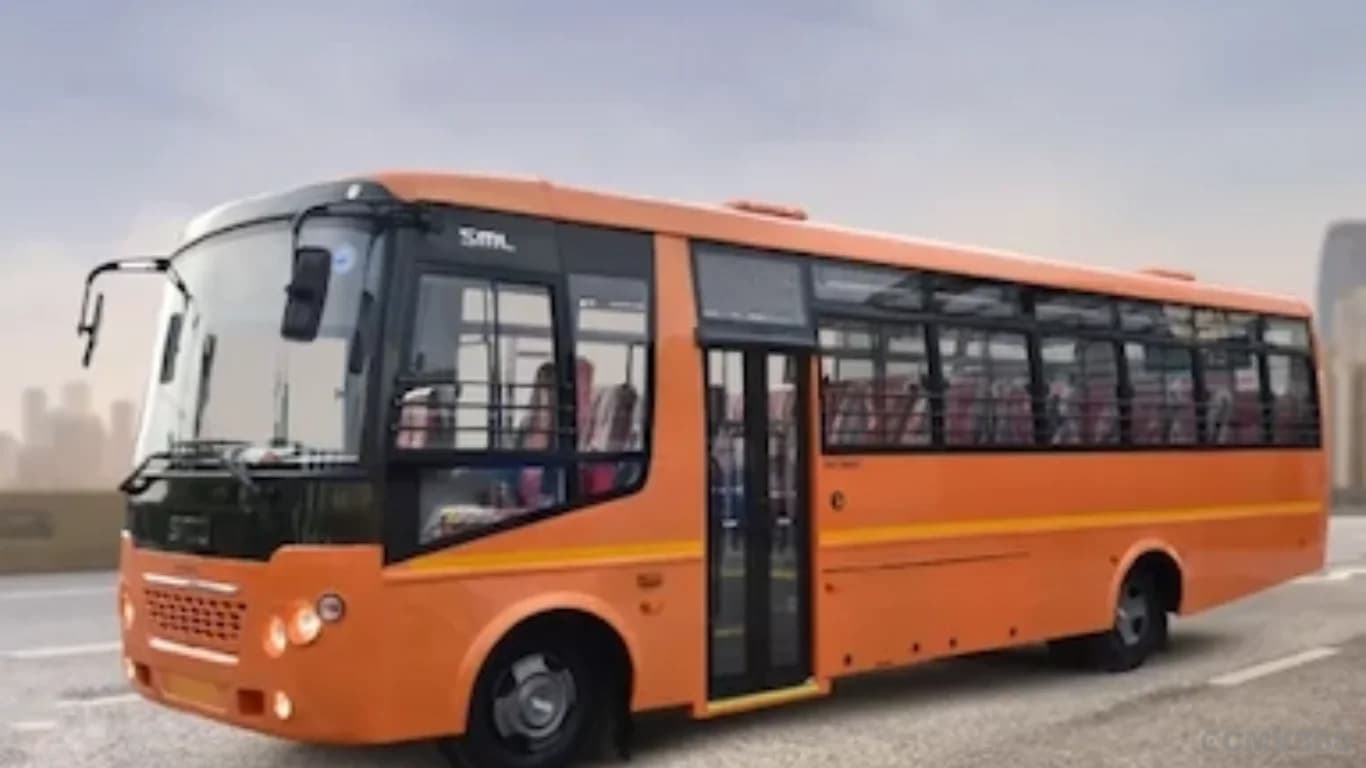 SML Mahindra BH Series Staff Bus